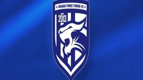 22胜15佳绩对决：坚不可摧防守VS锐不可挡进攻，激战一触即发！